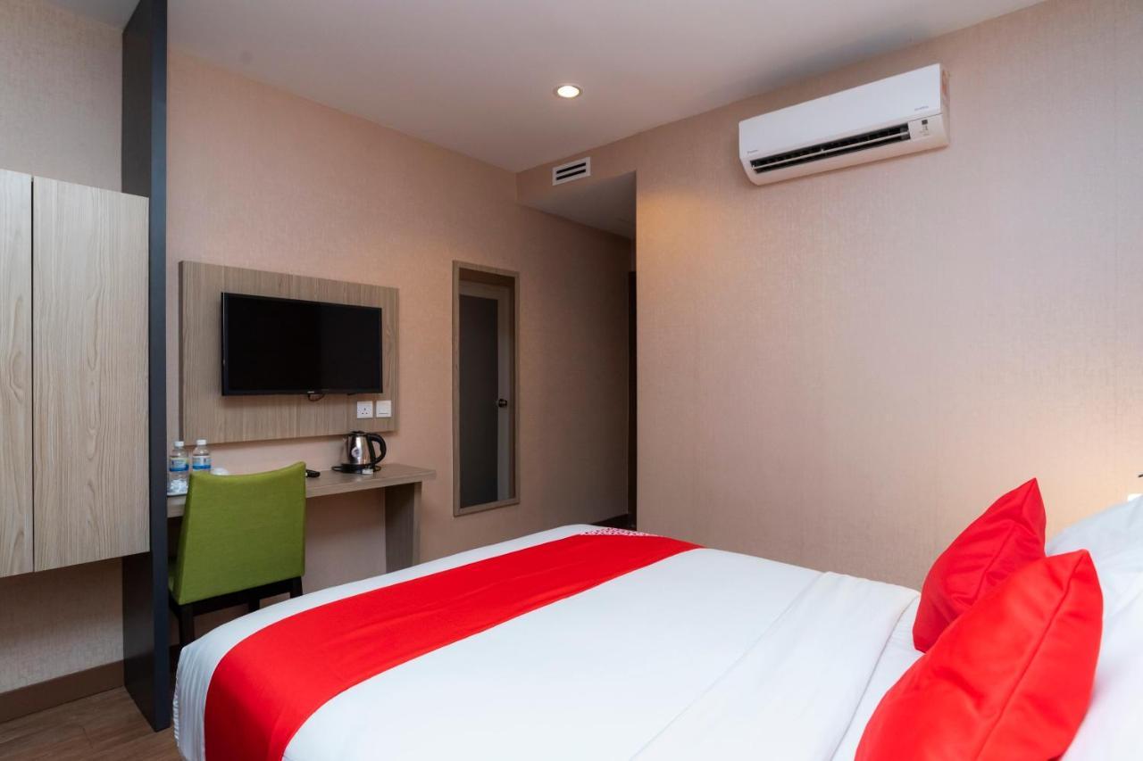Hotel 101 Ulu Tiram Luaran gambar