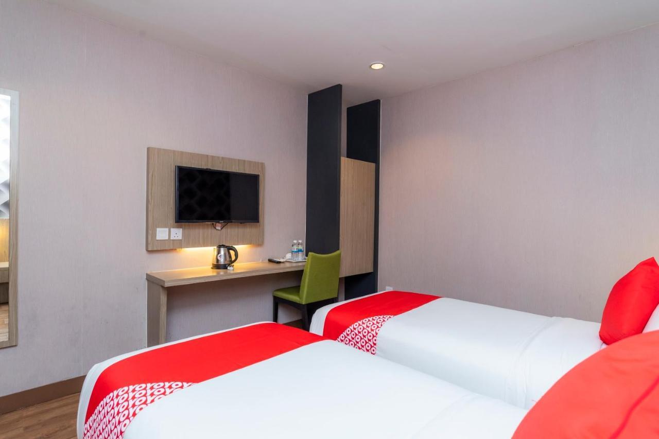 Hotel 101 Ulu Tiram Luaran gambar